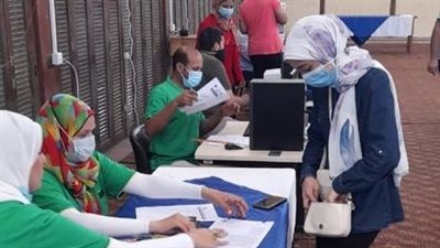 الخشت: 17 نقطة داخل الحرم الجامعي وخارجه لتطعيم الطلاب ضد كورونا