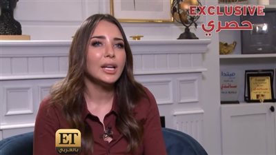 سادي ومختل وسببلي إعاقة دائمة.. أبرز تصريحات ساندي عن سمكري البني آدمين | فيديو