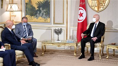التدابير الاستثنائية من الدستور.. الرئيس التونسي: سنواصل المسار الديمقراطي وفق إرادة الشعب