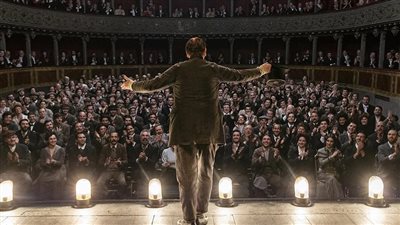 تراجيديا إيطالية ومراهق يبحث عن رفات والده في أبرز فعاليات مهرجان فينيسيا