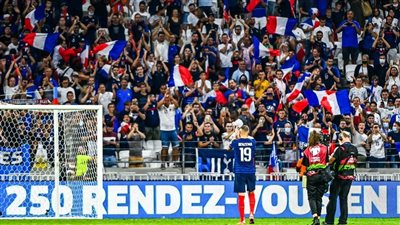 بنزيما: استقبالي بملعب الأضواء كان جميلًا وكنت أتوقعه 