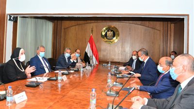 جامع وشعراوي يبحثان إعداد قاعدة بيانات متكاملة لقطاع المشروعات المتوسطة والصغيرة