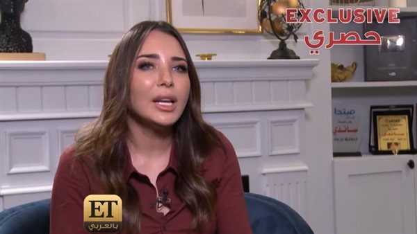 الفنانة ساندى