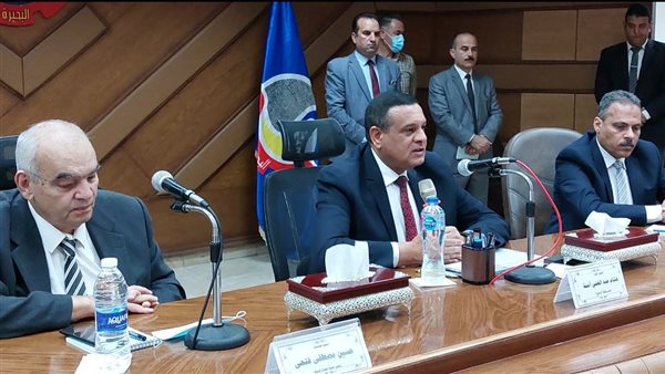 محافظ ورئيس هيئة