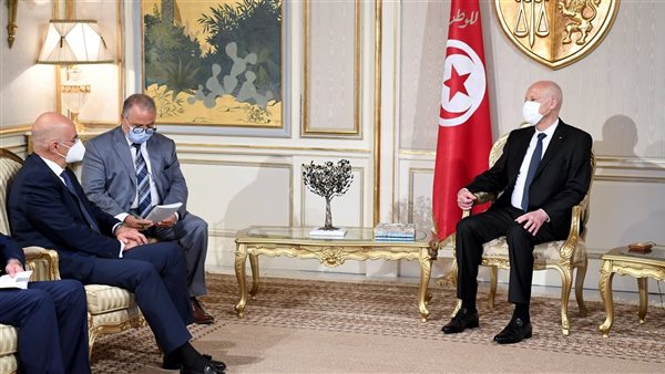 الرئيس التونسي ووزير