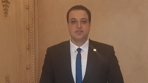 محامي سمكري البني