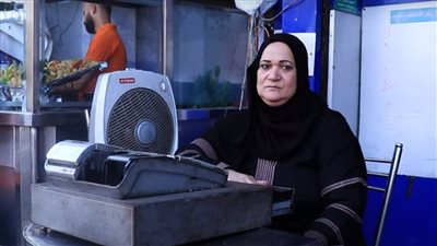 أم شهاب.. سيدة كافحت بعد وفاة زوجها حتى وصلت لأشهر محل كبدة ومخ في باب الشعرية