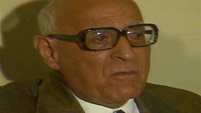 ذكرى رحيل زكي نجيب محمود.. ماذا قال عن كُتاّب المقال الأدبي في مصر؟