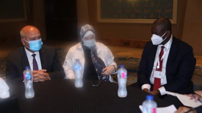 وزير النقل يبحث مع نائب رئيس بنك التنمية الإفريقي التعاون المشترك