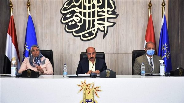 محافظ أسوان