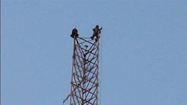 شاب يحاول الانتحار