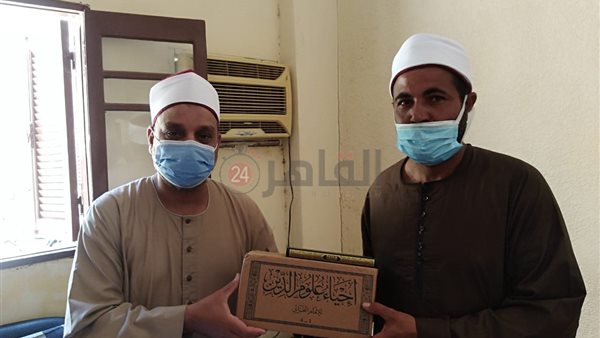 خلال تسلم المجلدات