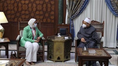 شيخ الأزهر يشكر الرئيس السيسي على دعمه في مجالي الصحة والتعليم 