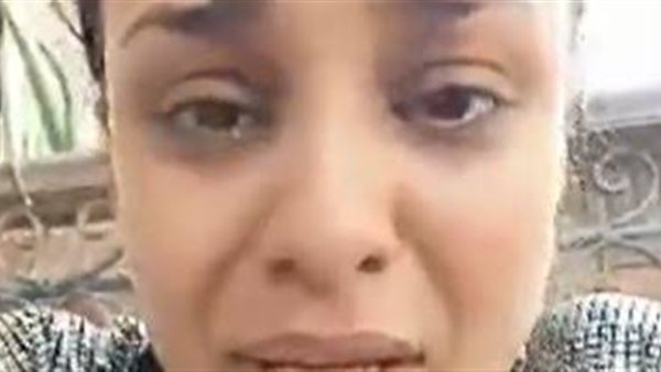 بلوجر تستغيث من زوجها