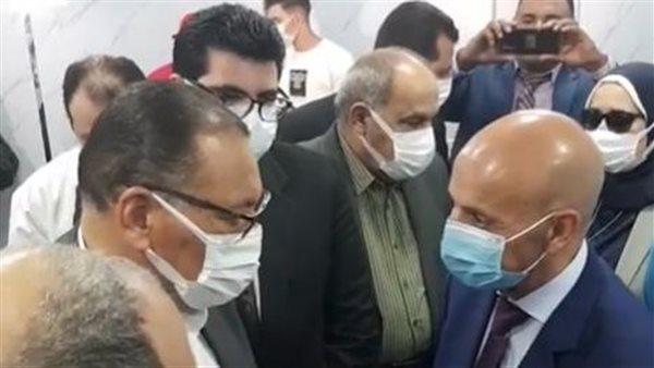 محافظ الشرقية خلال