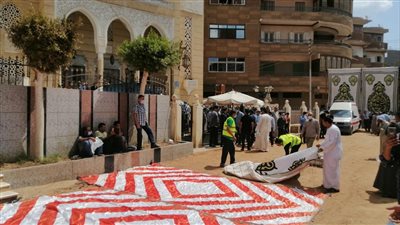 الاستعدادات النهائية لصلاة الجنازة على الراحل محمود العربي