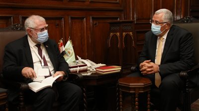 وزير الزراعة يبحث مع نظيره الناميبي تعزيز التعاون بين البلدين 