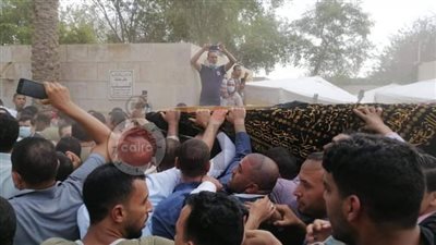 الآلاف يشيعون جثمان رجل الأعمال محمود العربي إلى مثواه الأخير بالمنوفية