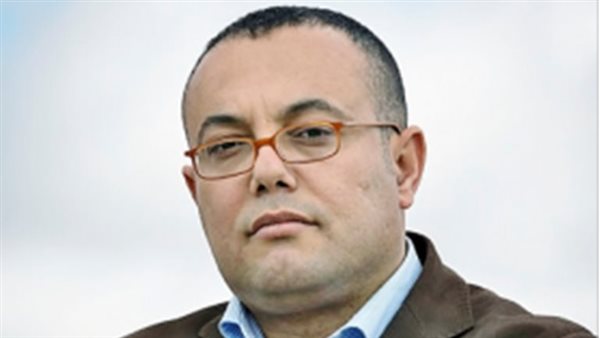 عاطف أبو سيف وزير