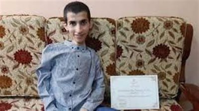 محمد عمر خيري.. أول معيد مصاب بمرض ضمور العضلات في مصر | فيديو