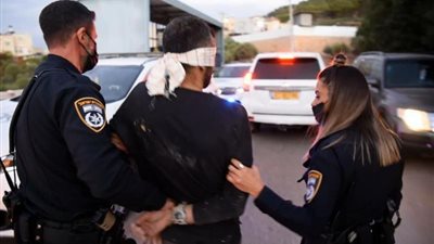 والدة الأسير محمد عارضة بعد القبض عليه: رفعت رأسي بزيادة.. وابني يظل رجلًا | فيديو