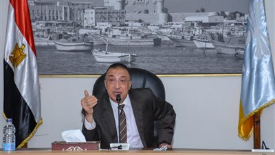 محافظ الإسكندرية: توجيهات رئاسية بجعل المحافظة نموذجًا يحتذى به في منظومة النظافة