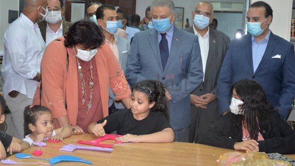 وزيرة الثقافة