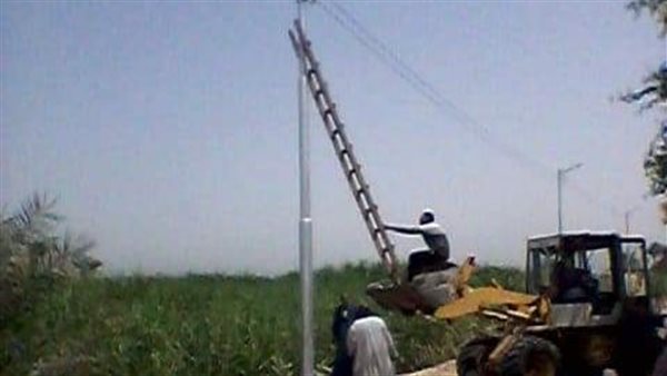 تركيب الكشافات بسلم