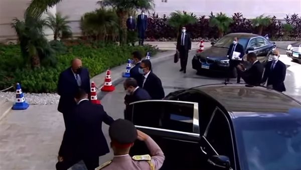 لحظة وصول الرئيس