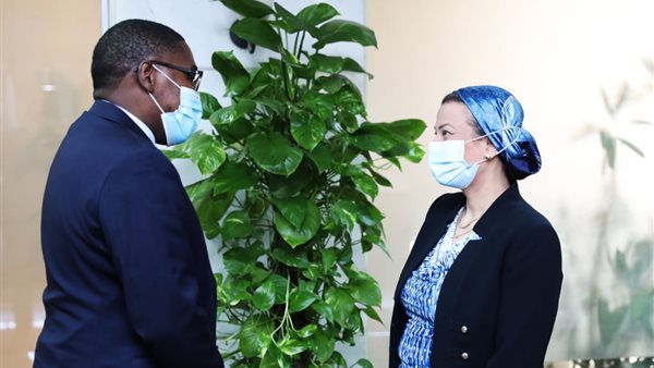 وزيرة البيئة وسكرتير