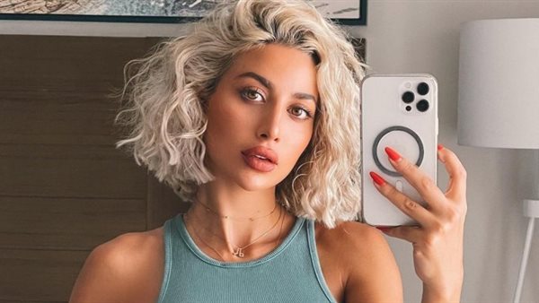 مودل روز عارضة الأزياء