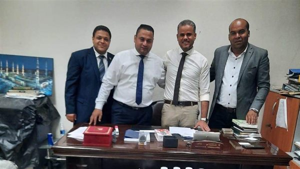 رجال جمارك مطار سوهاج