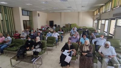 رئيس جهاز برج العرب يلتقي السكان لبحث مقترحاتهم وشكواهم