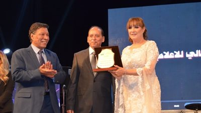 تكريم الفنانة شيرين في مكتبة الإسكندرية عن مشوارها الفني | صور
