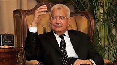 بث مباشر.. السيدات يتوافدن على منزل محمود العربي بمصر الجديدة لتقديم واجب العزاء