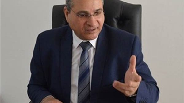  الدكتور أحمد زارع