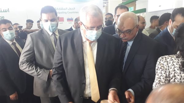 وزير الزراعة يفتتح