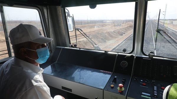 وزير النقل كامل الوزير