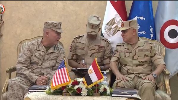 رئيس الأركان يلتقي