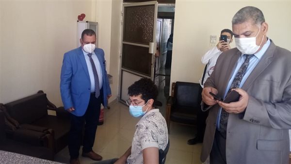 بدء تلقي لقاح كورونا