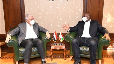 وزير خارجية بوروندي يدعو المقاولون العرب إلى العمل في بلاده