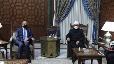 شيخ الأزهر يلتقي سفير الأردن ويرحب بزيادة المنح الدراسية لطلاب المملكة