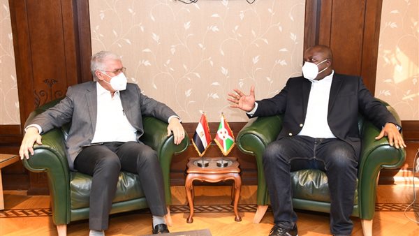 صورة من لقاء اليوم