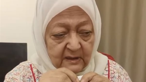 والدتة الفتاة