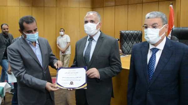 وزير الري يكرم المهندسين