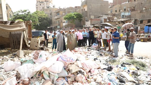 رفع القمامة المتراكمة
