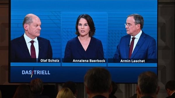 مناظرة بين المرشحين