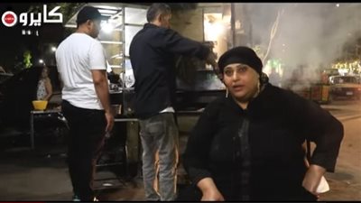 بدأت منذ 25 عامًا.. حكاية أم بطة صاحبة أشهر عربية مشويات في ميدان الجيش