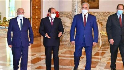 السيسي يستقبل عقيلة صالح وخليفة حفتر 