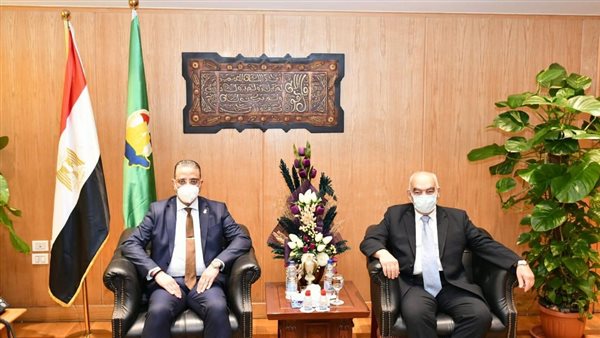 محافظ الفيوم يستقبل